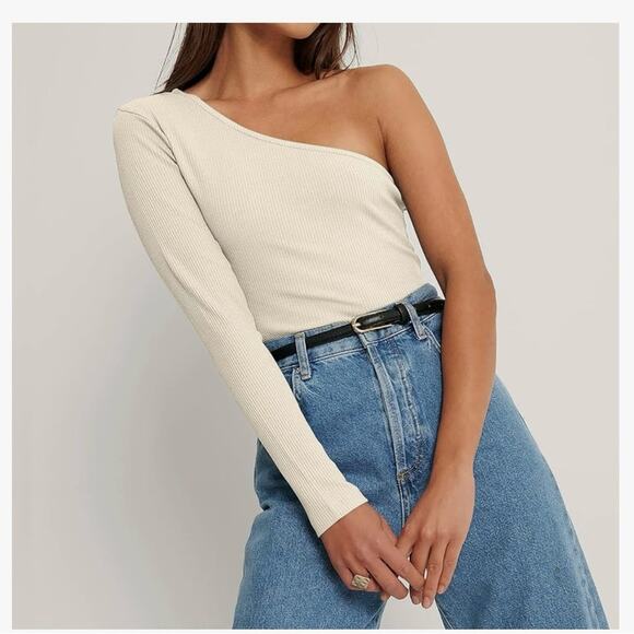 NWOT Cream One Shoulder Asymmetrical Long Sleeve Rib knit Top size Medium - Picture 1 of 7